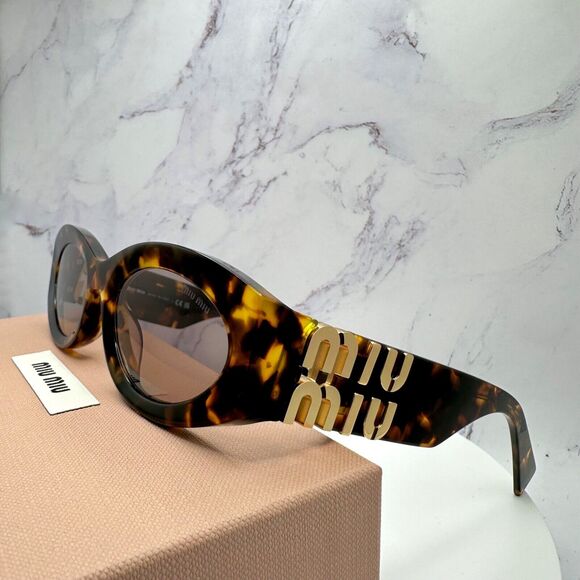 New MIU MIU Sunglasses - Picture 12 of 16
